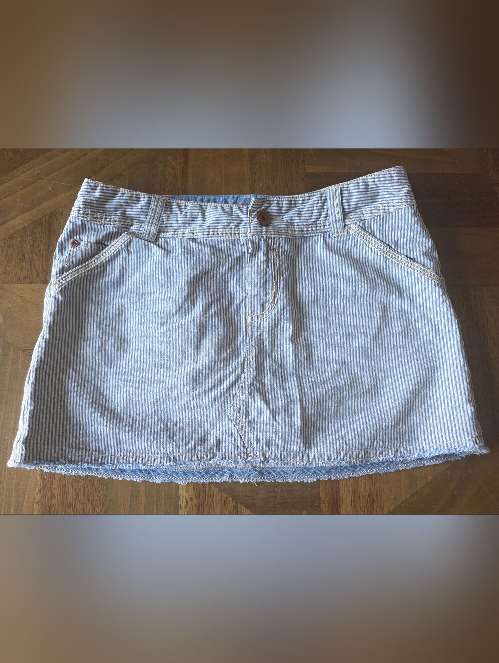 American Eagle Outfitters Pinstripe Mini Skirt Raw Framed Hem Sz 8 Striped